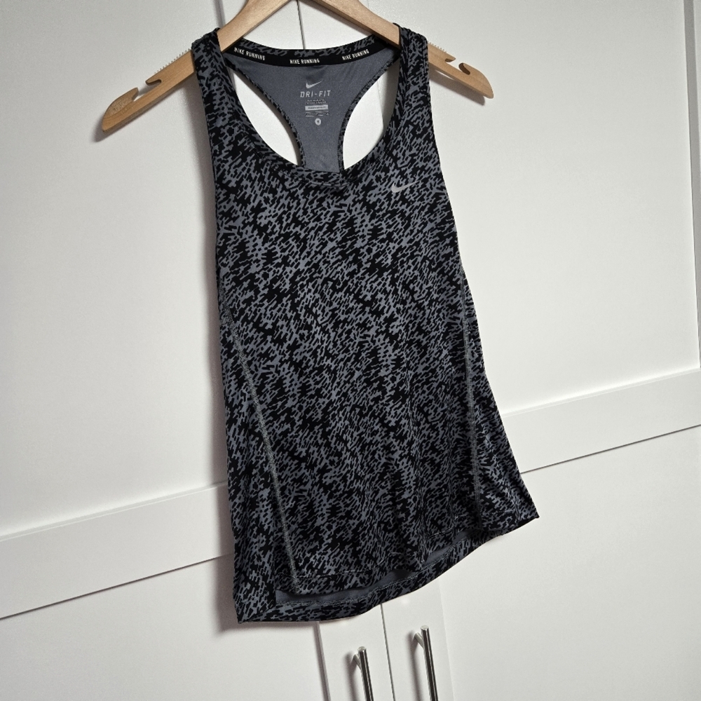 ✨️3 For $30✨️Nike Running Tank Top (S)